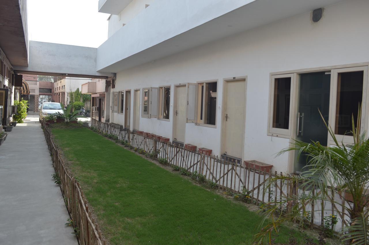Hotel Palace Amritsar Extérieur photo